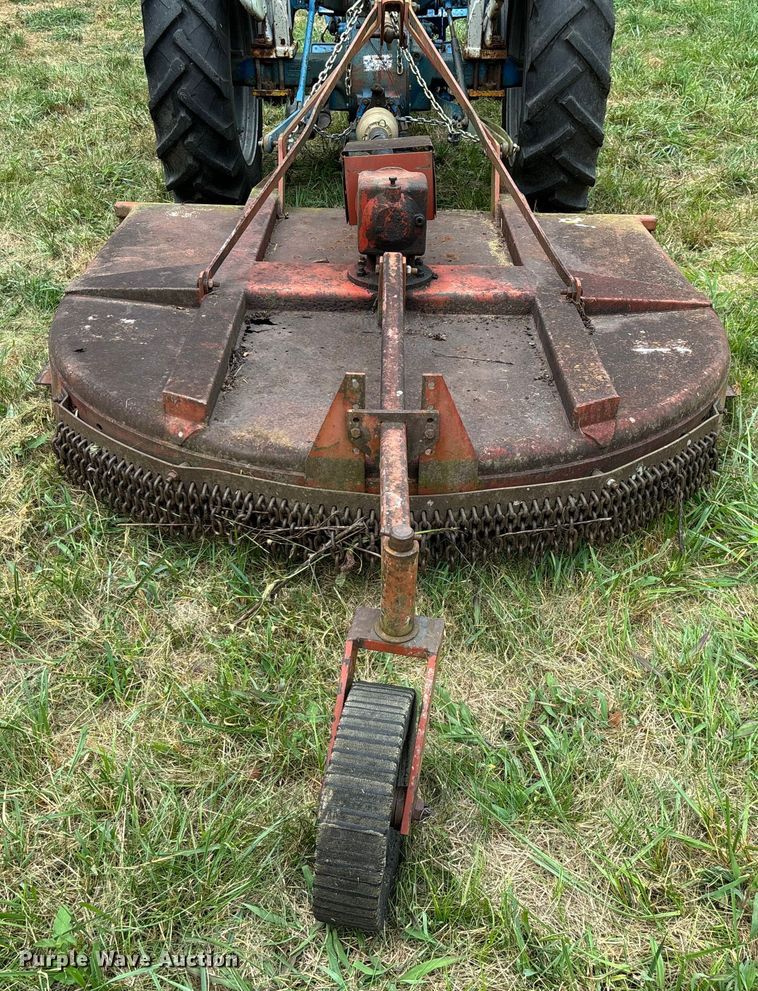 image for item EN5583 1972 Ford 2000 tractor