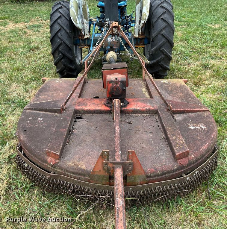 image for item EN5583 1972 Ford 2000 tractor