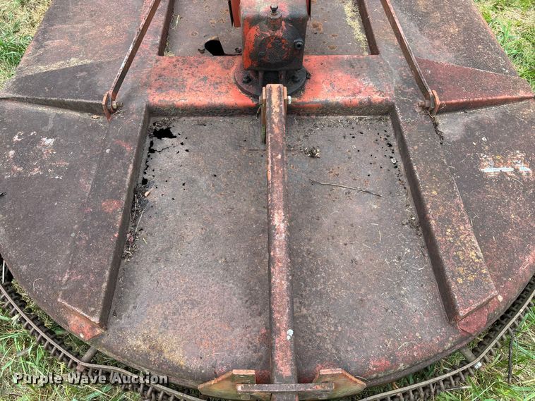 image for item EN5583 1972 Ford 2000 tractor