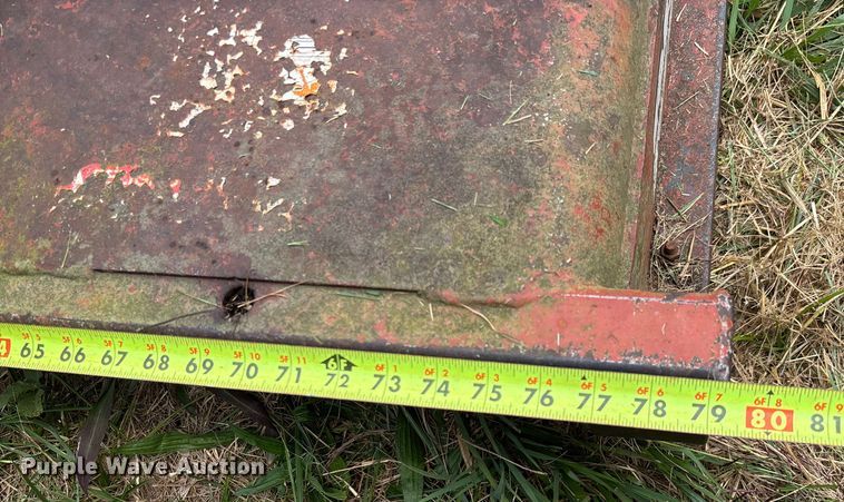 image for item EN5583 1972 Ford 2000 tractor