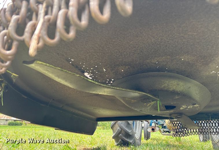 image for item EN5583 1972 Ford 2000 tractor