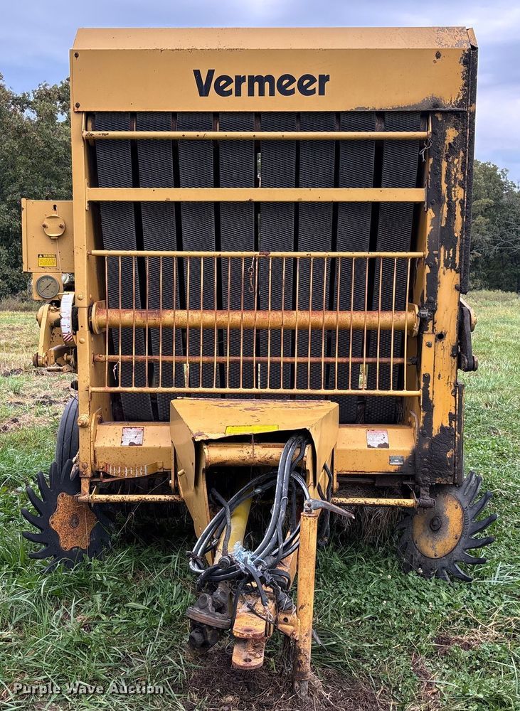 image for item EN7022 (2) round balers