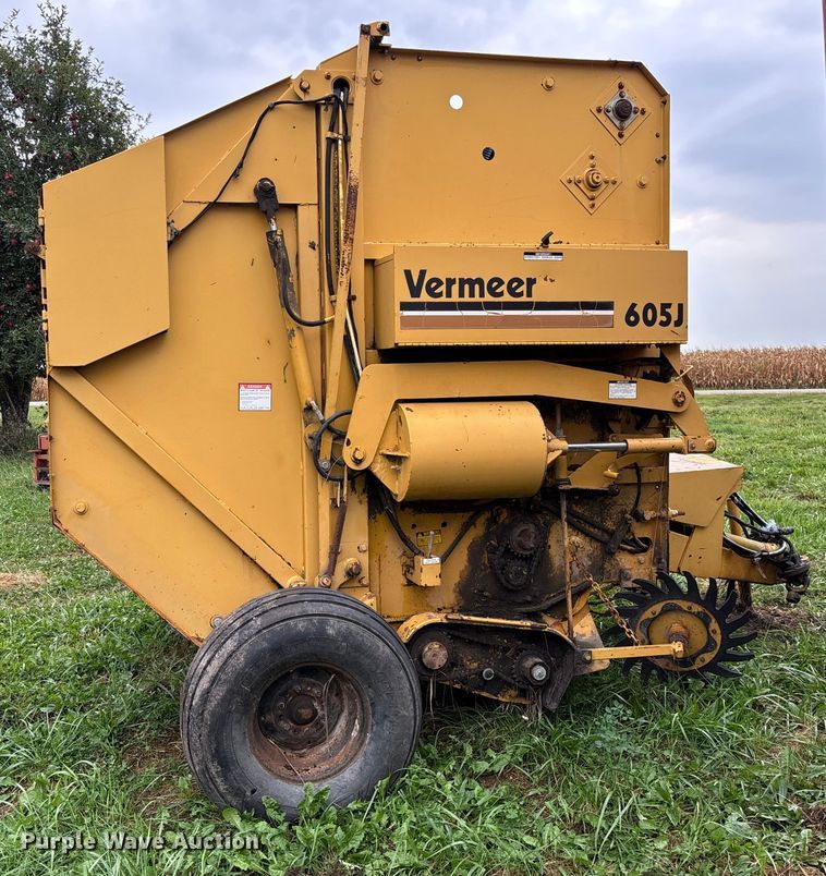 image for item EN7022 (2) round balers