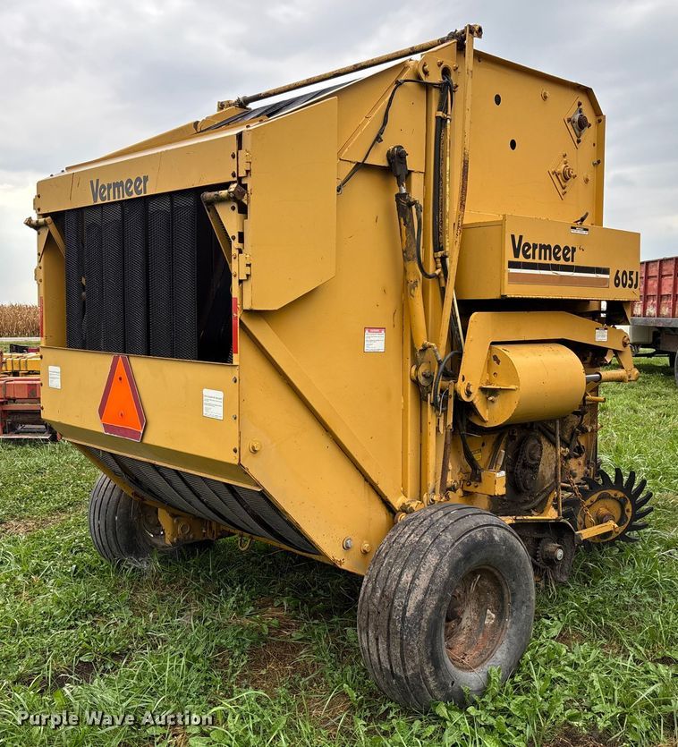 image for item EN7022 (2) round balers