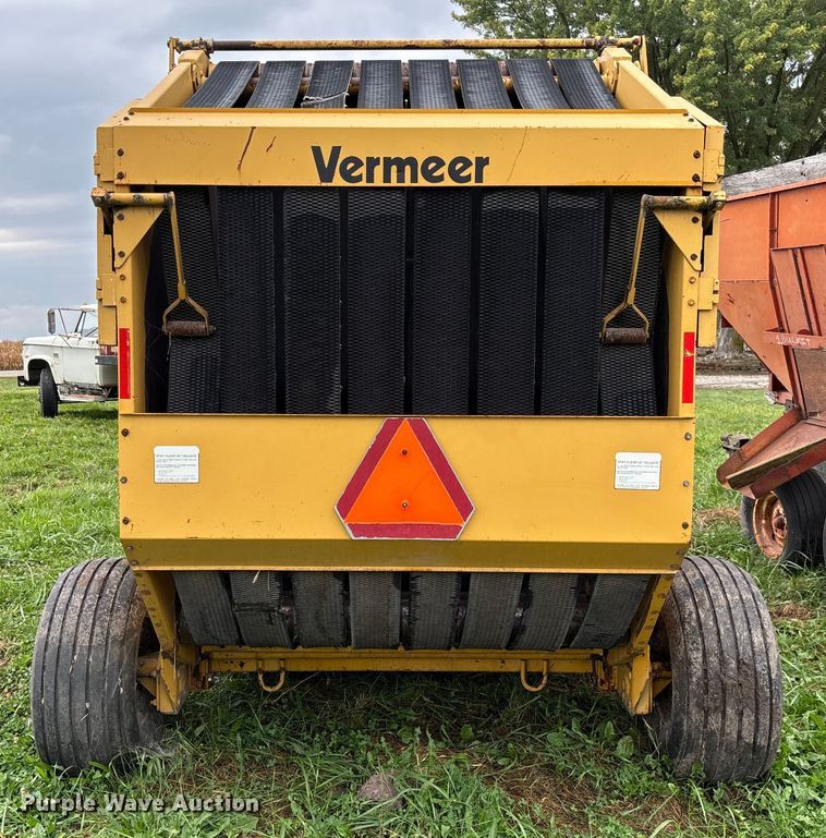 image for item EN7022 (2) round balers