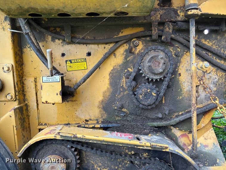 image for item EN7022 (2) round balers