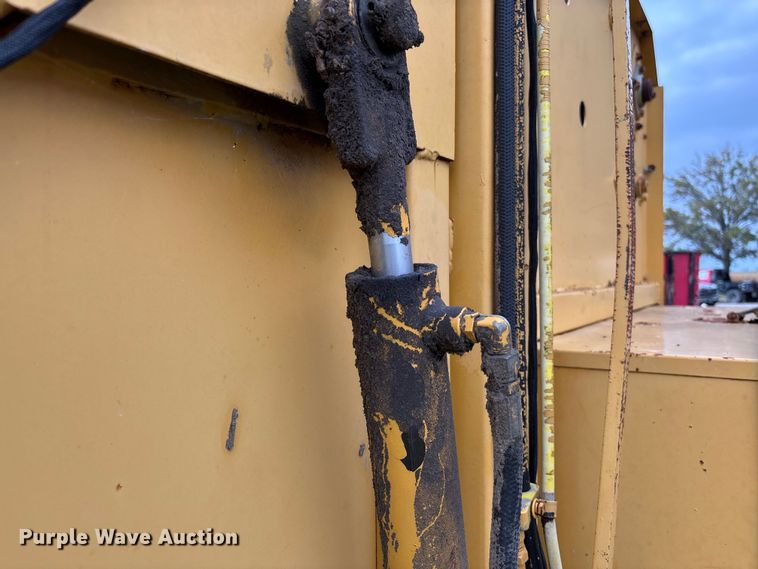 image for item EN7022 (2) round balers