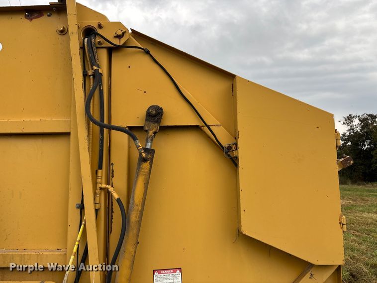 image for item EN7022 (2) round balers