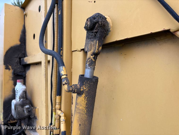 image for item EN7022 (2) round balers