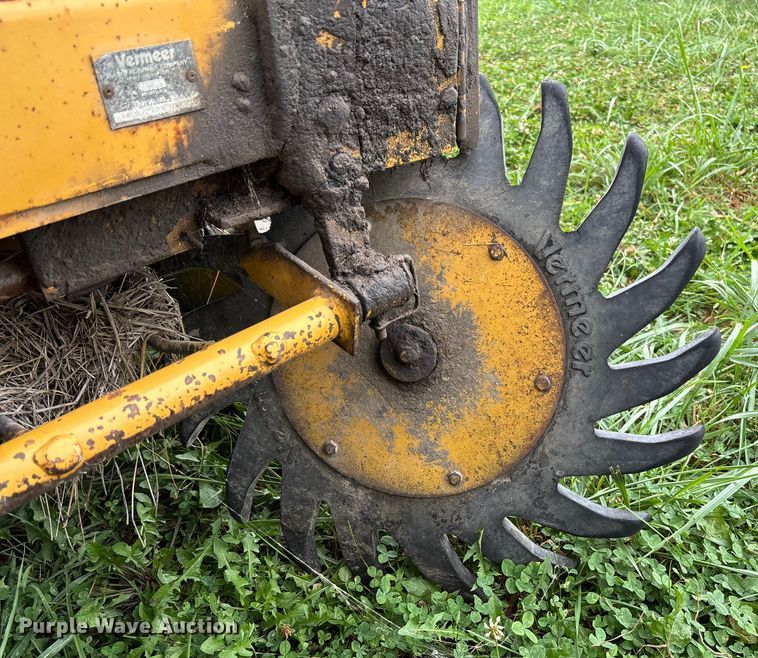 image for item EN7022 (2) round balers