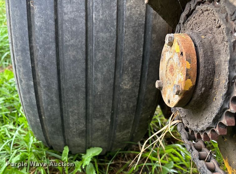 image for item EN7022 (2) round balers