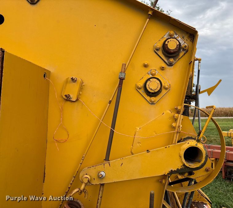 image for item EN7022 (2) round balers