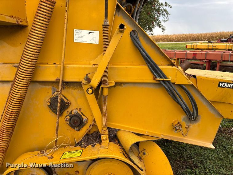 image for item EN7022 (2) round balers