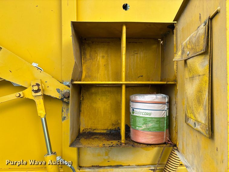 image for item EN7022 (2) round balers