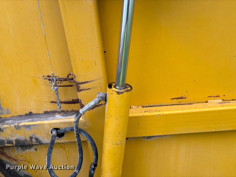 image for item EN7022 (2) round balers