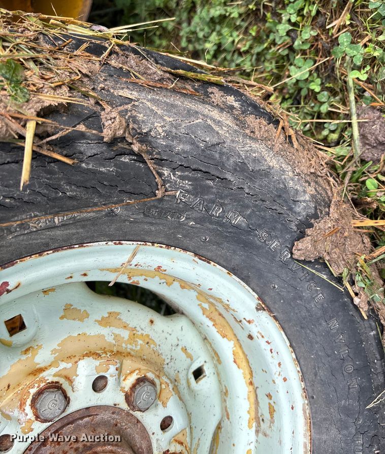 image for item EN7022 (2) round balers