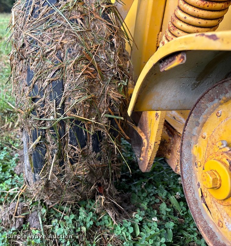 image for item EN7022 (2) round balers