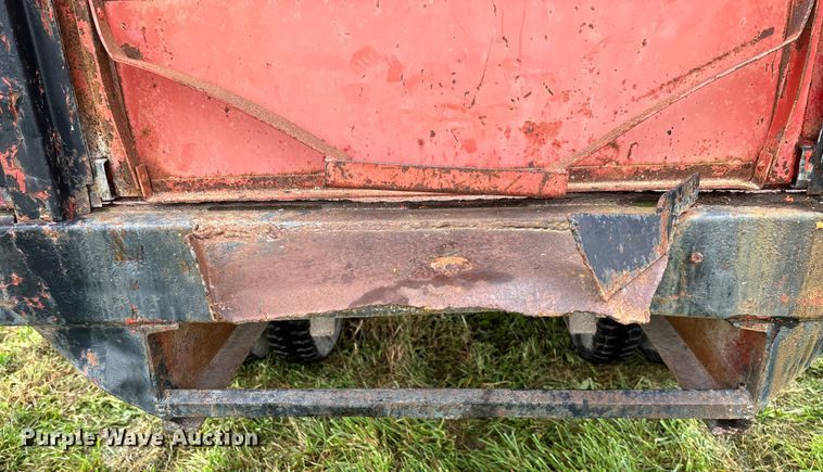 image for item EN7023 1973 Dodge D600 grain truck