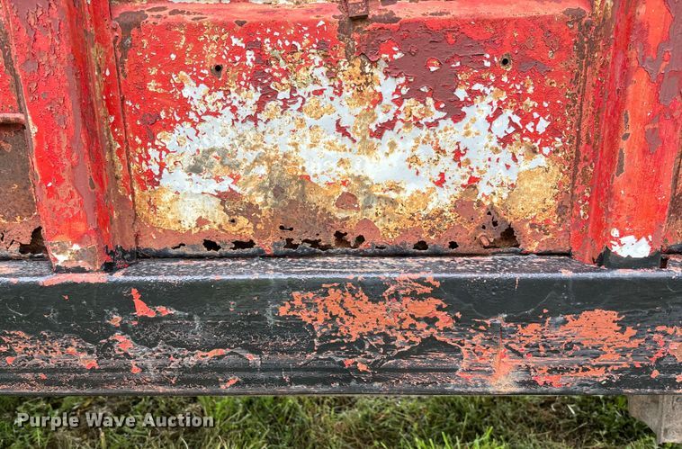 image for item EN7023 1973 Dodge D600 grain truck