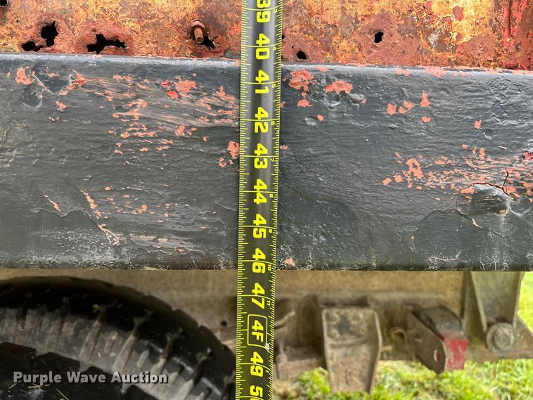 image for item EN7023 1973 Dodge D600 grain truck