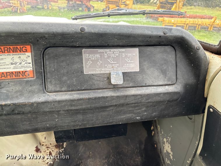 image for item EN7023 1973 Dodge D600 grain truck