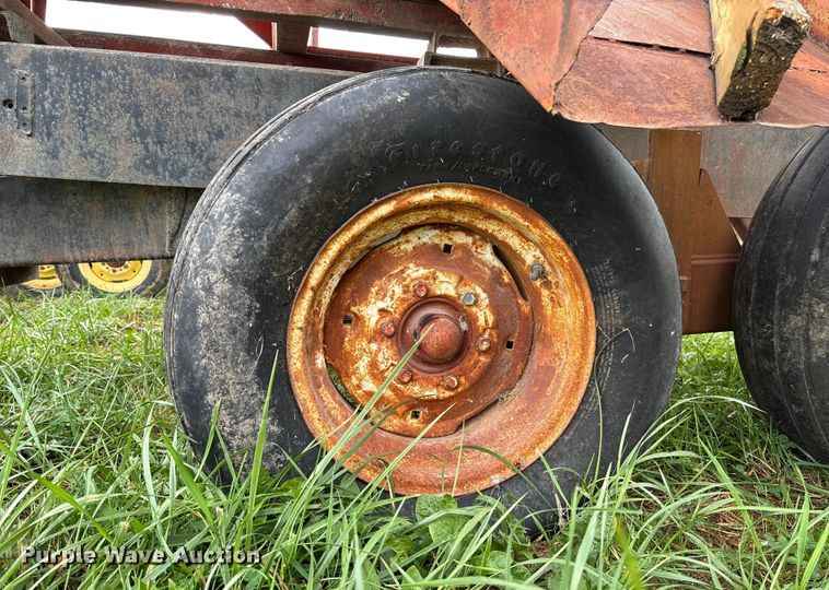 image for item EN7024 Shop built grain cart