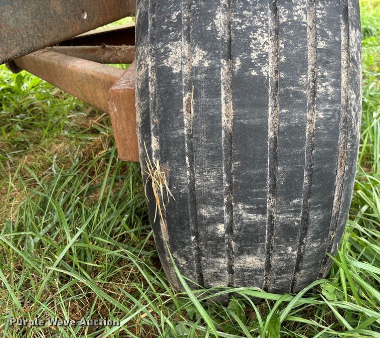 image for item EN7024 Shop built grain cart