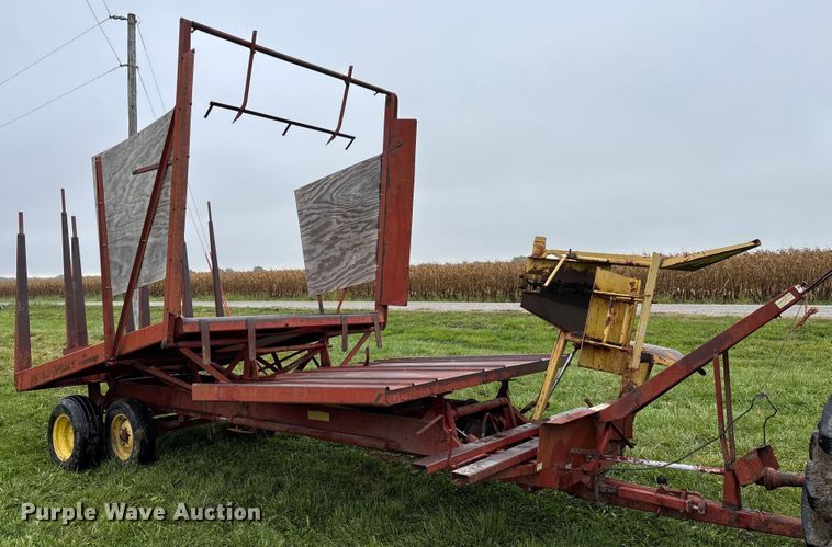 image for item EN7025 New Holland 1030 bale wagon