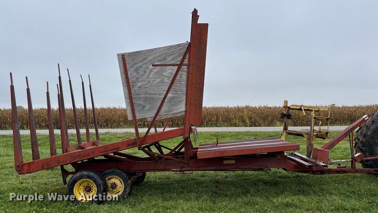 image for item EN7025 New Holland 1030 bale wagon