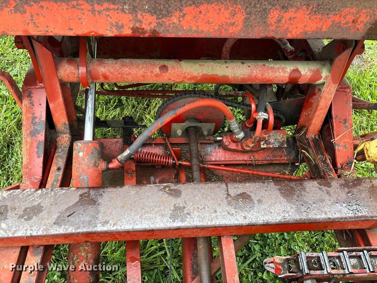 image for item EN7025 New Holland 1030 bale wagon