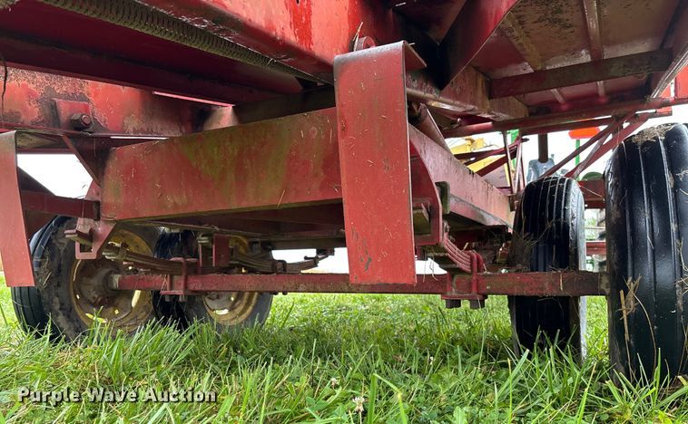 image for item EN7025 New Holland 1030 bale wagon