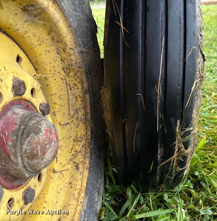 image for item EN7025 New Holland 1030 bale wagon