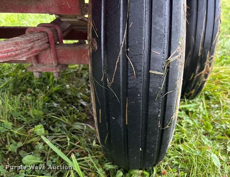 image for item EN7025 New Holland 1030 bale wagon