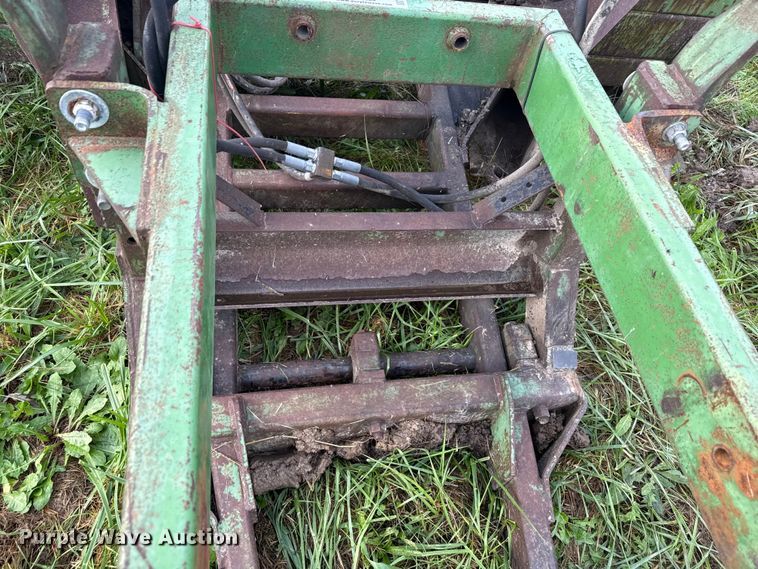 image for item EN7026 John Deere 00524 blade