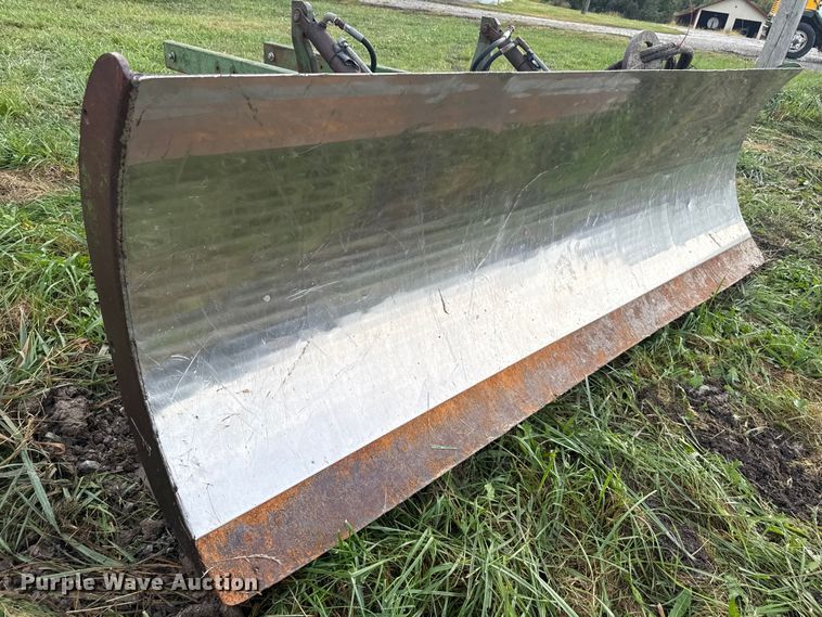 image for item EN7026 John Deere 00524 blade