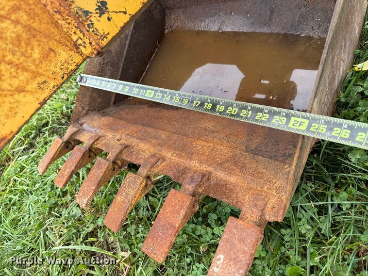 image for item EN7028 Dual BH106 backhoe attachment