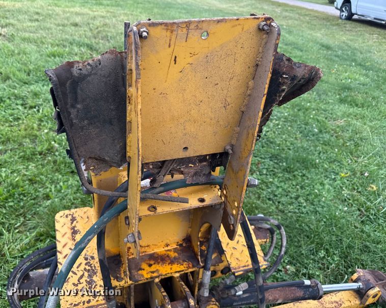 image for item EN7028 Dual BH106 backhoe attachment
