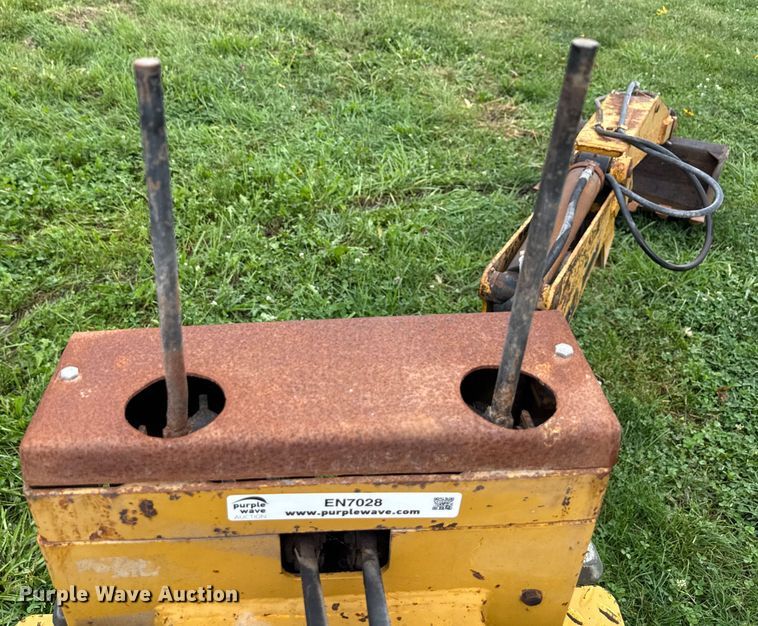 image for item EN7028 Dual BH106 backhoe attachment