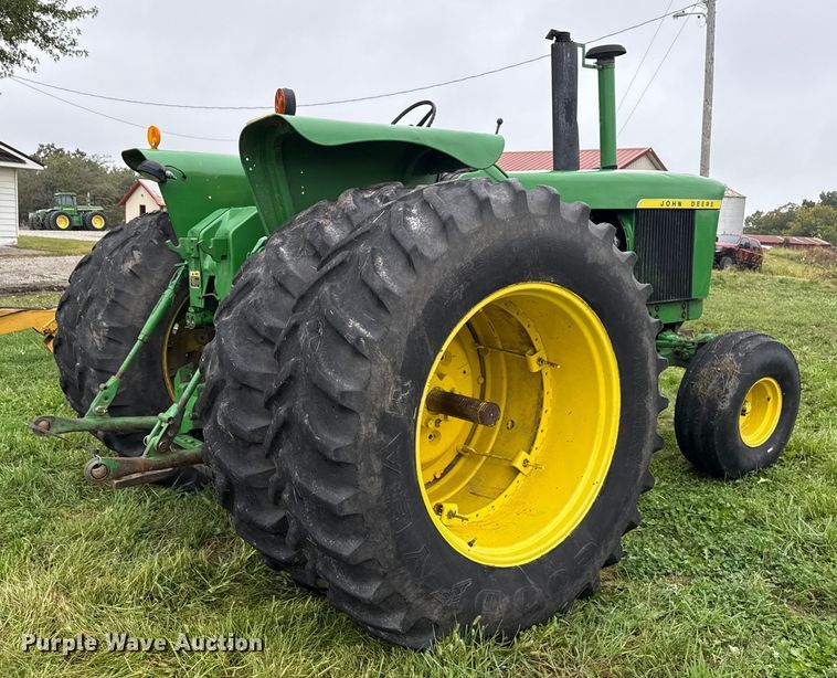 image for item EN7029 1969 John Deere 4520 tractor