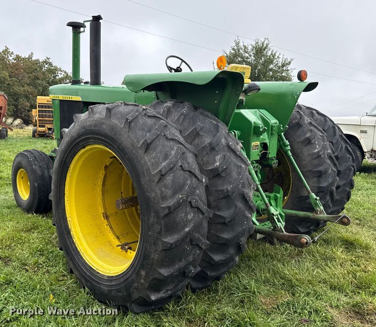 image for item EN7029 1969 John Deere 4520 tractor