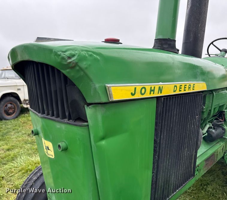 image for item EN7029 1969 John Deere 4520 tractor