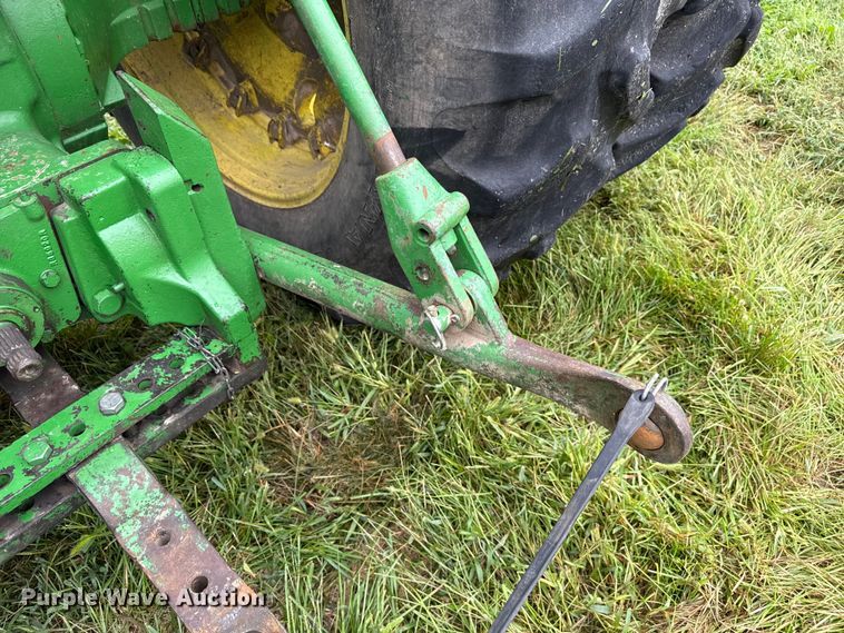 image for item EN7029 1969 John Deere 4520 tractor