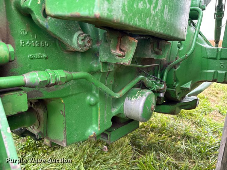 image for item EN7029 1969 John Deere 4520 tractor