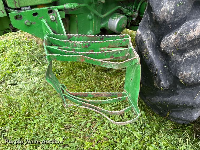 image for item EN7029 1969 John Deere 4520 tractor