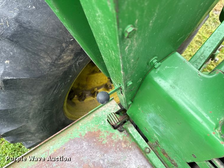 image for item EN7029 1969 John Deere 4520 tractor