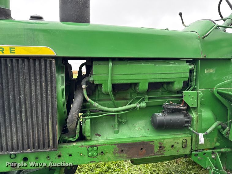 image for item EN7029 1969 John Deere 4520 tractor