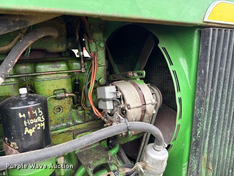 image for item EN7029 1969 John Deere 4520 tractor