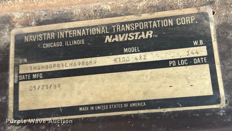 image for item EN7030 1990 International 8100 truck cab and chassis