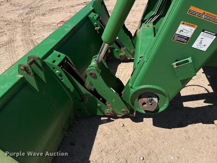 image for item EP0542 2005 John Deere 7820 MFWD tractor