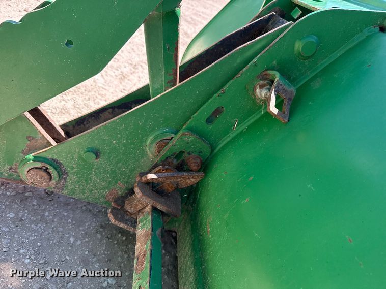 image for item EP0542 2005 John Deere 7820 MFWD tractor